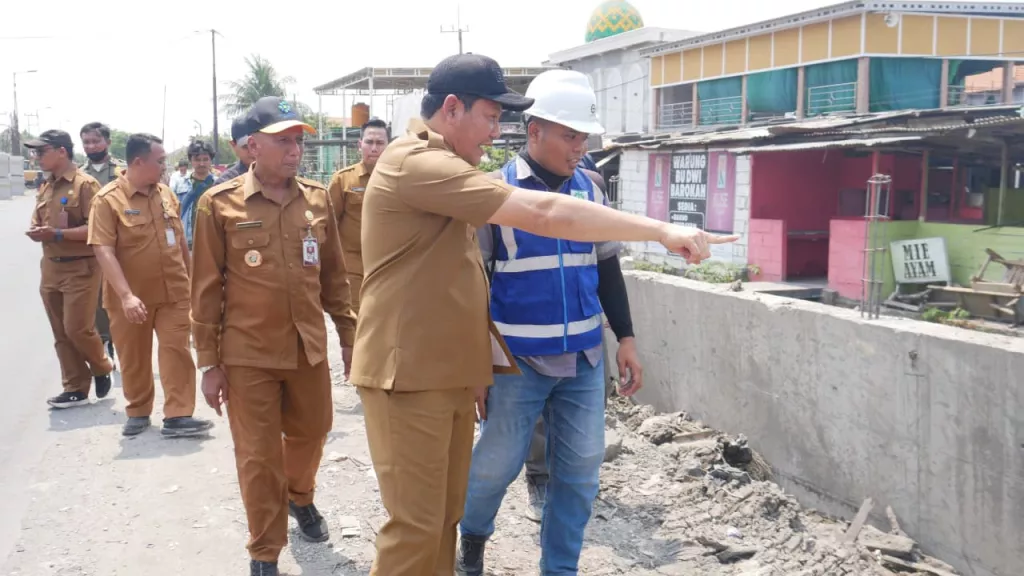 Bupati Sidoarjo Minta Betonisasi Jalan Gedangan-Betro Dipercepat, Progres Tertinggal 10 Persen